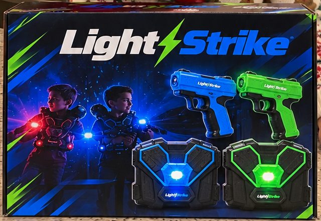 Light Strike 2-player laser tag box